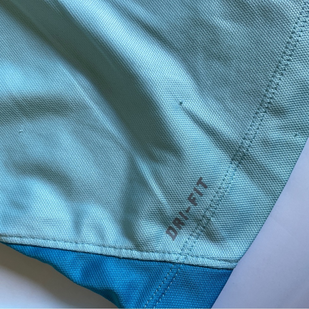 Nike Top - Picture 4 of 7